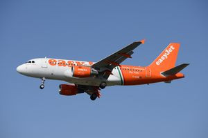 Easyjet awaits binding Apollo offer by early August